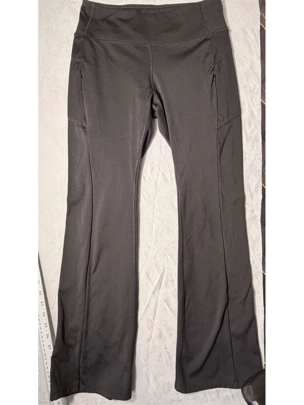 Laundry by Shelli Segal Women's Black Flare Leg Activewear Pants Size Large